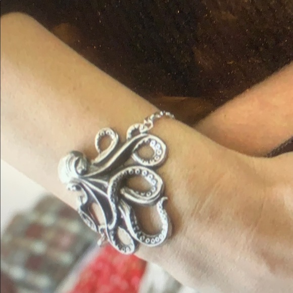 Silver Octopus Bracelet - so so cute! - Picture 2 of 3